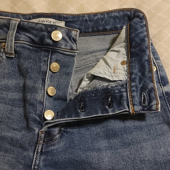 Women's Forever 21 button fly jeans - Picture 6 of 9